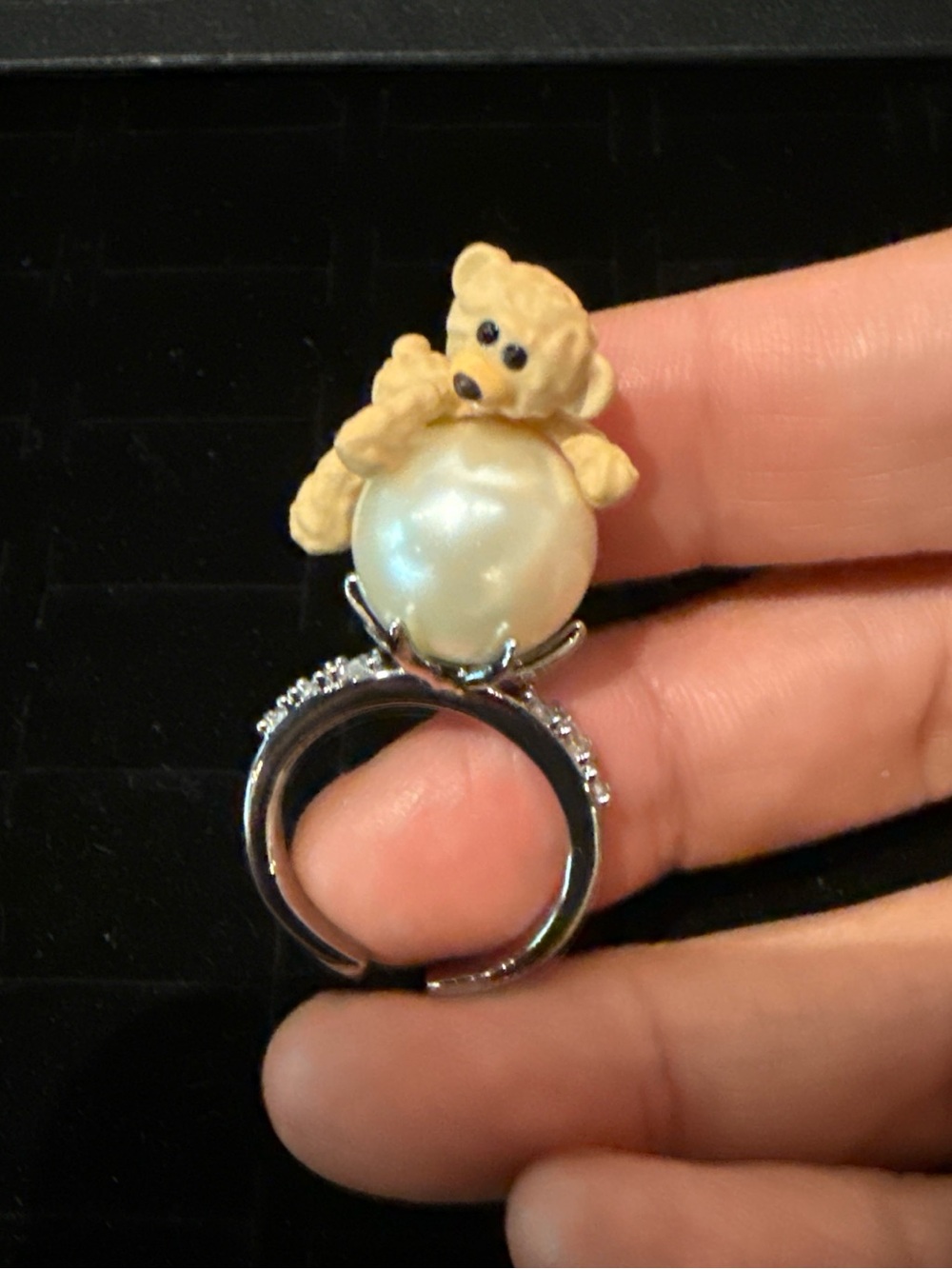 Teddy Bear Pearl Accent Ring - Gold & White